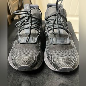 Black Oncloud cloud nova size 9